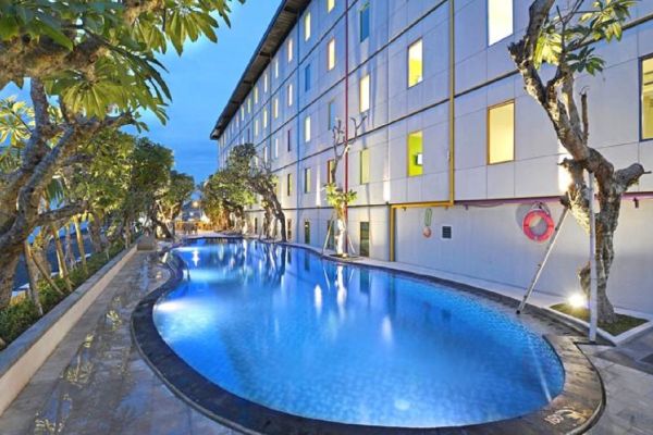 POP! Hotel Hardys Singaraja Square